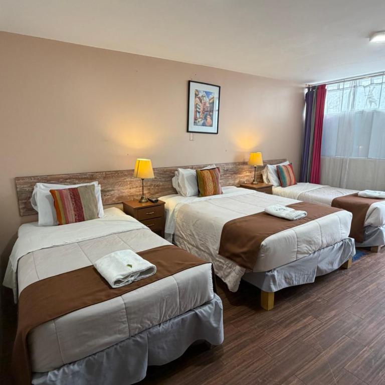 Chikan Hoteles - Triple Room with Private Bathroom - 1