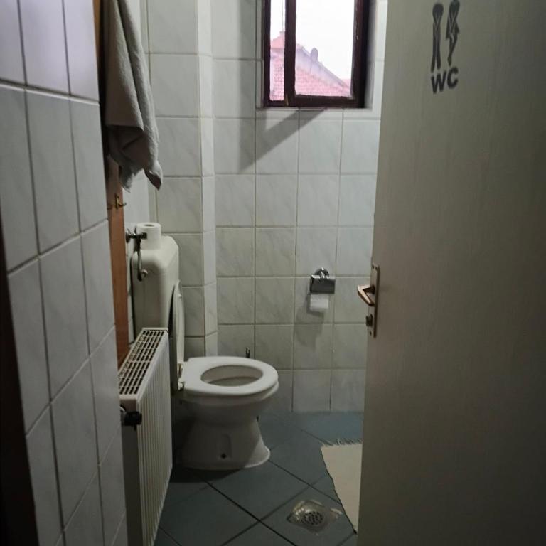 KONAK kod ODISEJE - Jednokrevetna Soba sa Zajedničkim Tušem i Toaletom - 2