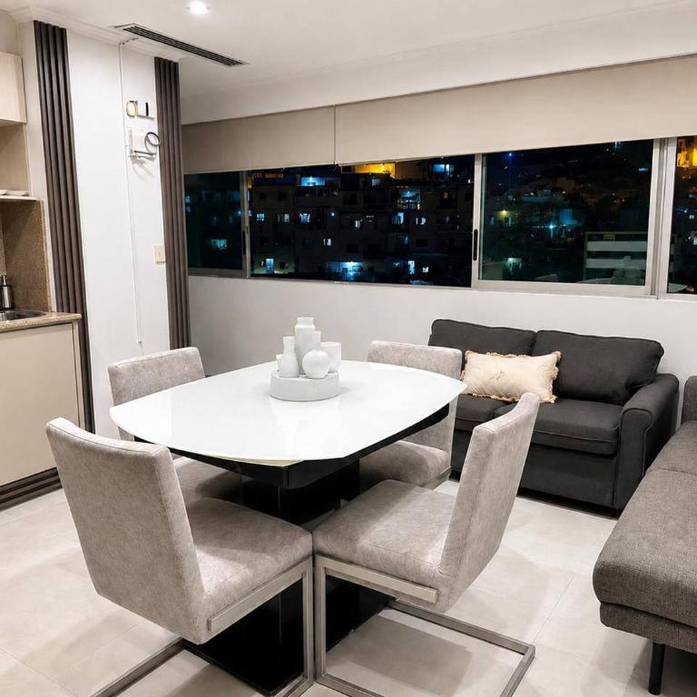 Puerto Santa Ana Luxury Suites Guayaquil, PISCINA Y GYM - One-Bedroom Apartment - 24
