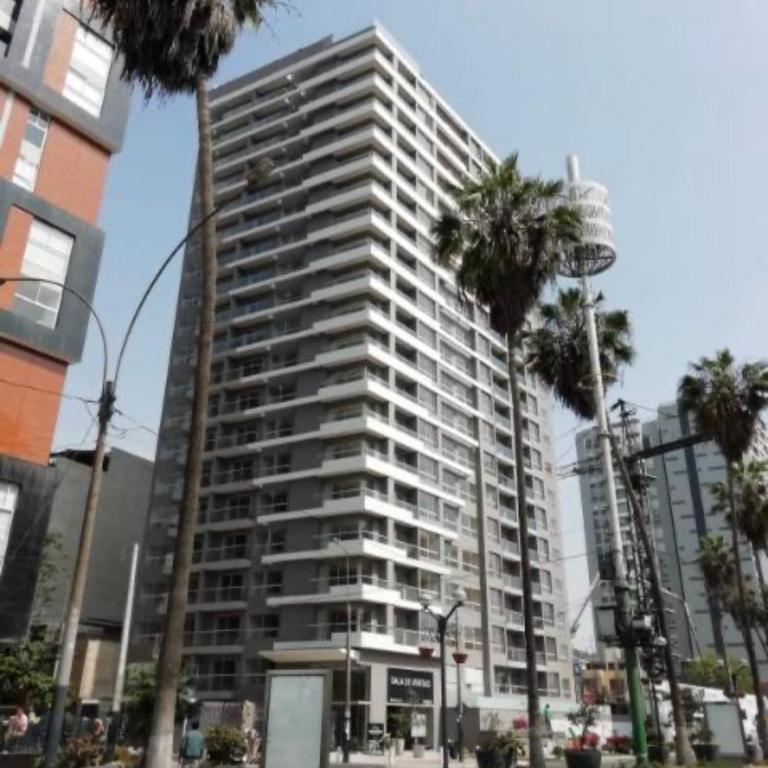Sunset Views Miraflores & Barranco Gym Pool - Two-Bedroom Apartment - 2