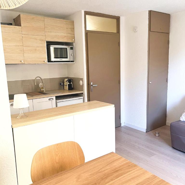 Studio Les Orres 1650 - 4 pers, près des pistes et du centre - Balcon avec vue - Studio-Apartment mit Balkon - 6