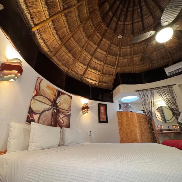 Cocos Cabañas Playa del Carmen Adults Only - King Suite Roja - 2
