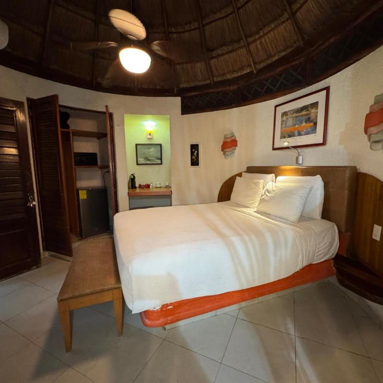 Cocos Cabañas Playa del Carmen Adults Only - Queen Suite Naranja - 1