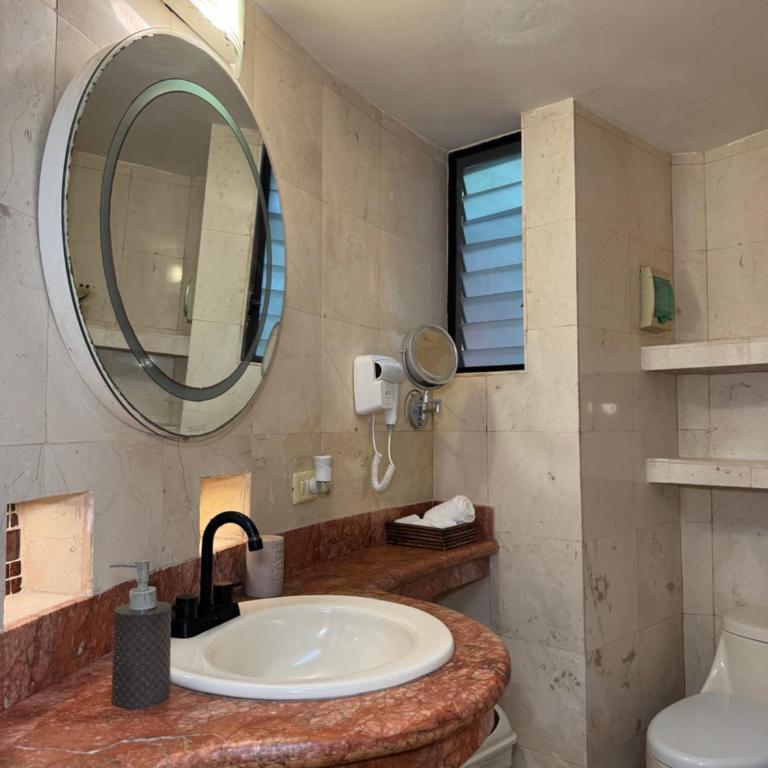 Cocos Cabañas Playa del Carmen Adults Only - King Suite Roja - 4