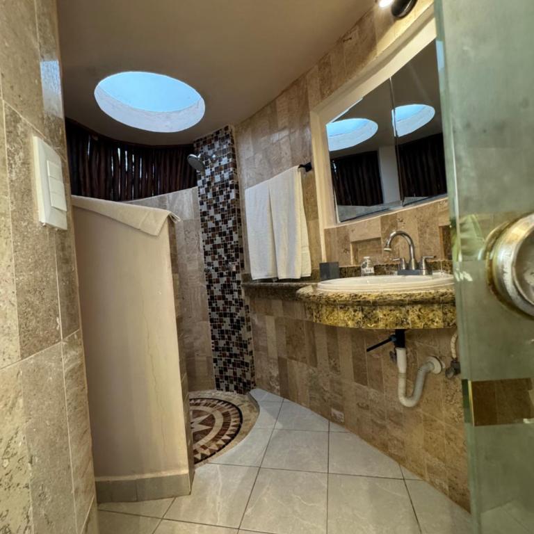 Cocos Cabañas Playa del Carmen Adults Only - Queen Suite Morada - 1