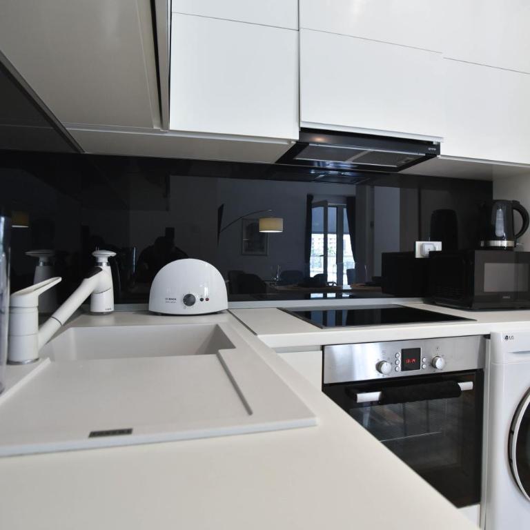 Luxury 3 bedroom private apt in beachfront Hotel - One-Bedroom Apartment - 5
