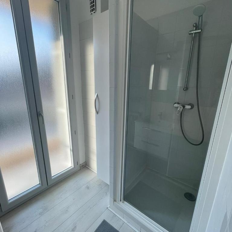 F2 lumineux 8 min à pieds de la plage - Apartamento de 1 dormitorio - 15