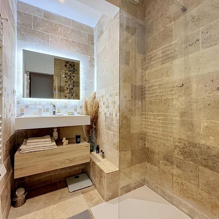 2BR - Free Private Parking - AC - Notre-Dame - Apartamento de 2 dormitorios - 21