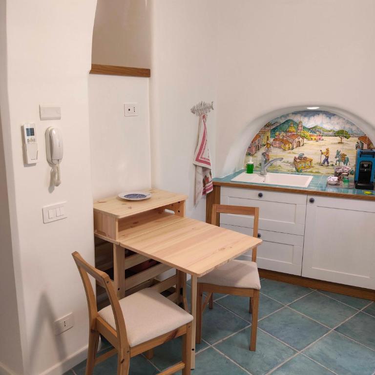 Vietri Home Costa d' Amalfi - Camera Matrimoniale Deluxe (2 Adulti + 1 Bambino) - 17