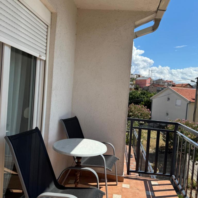 Apartment Rest Mostar Zalik - Apartman sa 3 Spavaće Sobe i Balkonom - 16