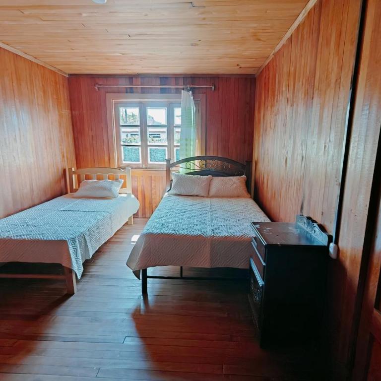 Wooden House Oxa - Five-Bedroom House - 2