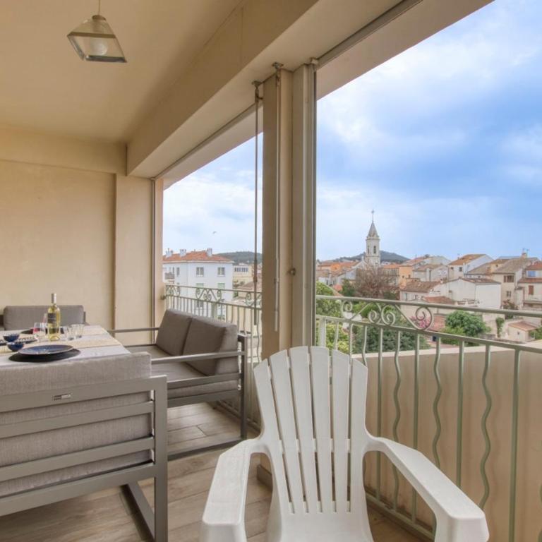 superbe appart centre de Sanary avec garage - Appartement - 10