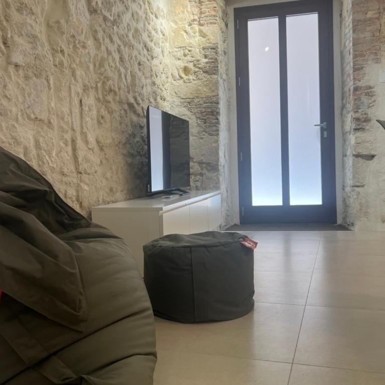 Dintorni - One-Bedroom Apartment - 9