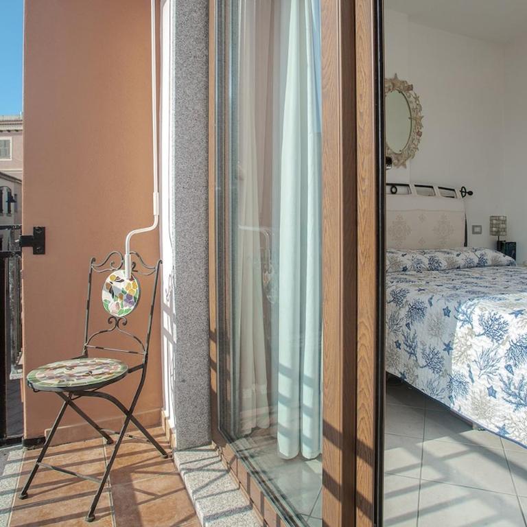 Trilo Carlo Felice - A due passi dalla piazza - Appartamento con 2 Camere da Letto - 11