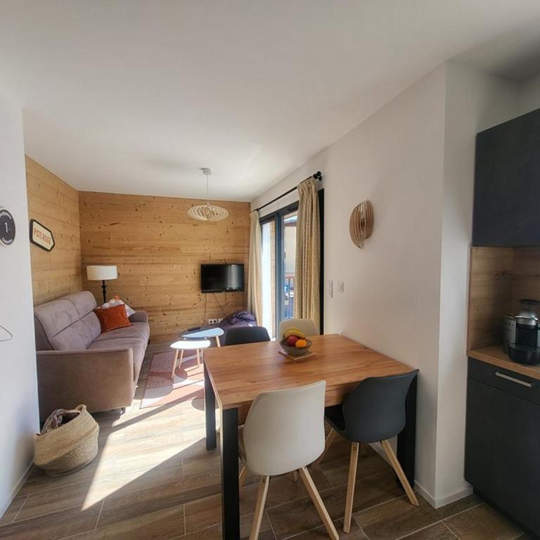 Bel appartement Chaberton avec parking couvert - Two-Bedroom Apartment with Mountain View - 7