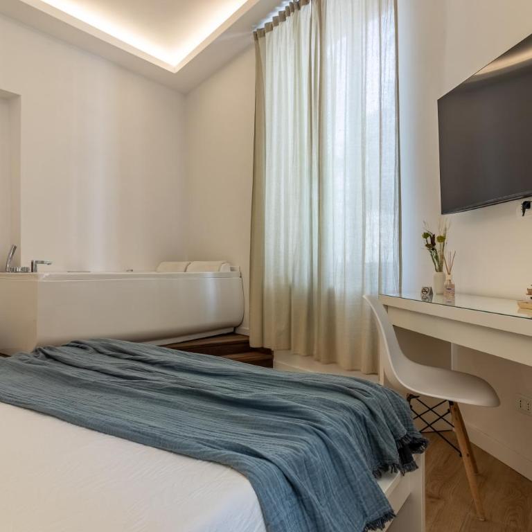 September's Suites - Camera Matrimoniale Deluxe con Vasca - 2