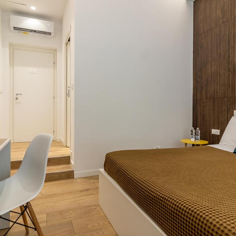September's Suites - Camera Matrimoniale con Balcone - 9