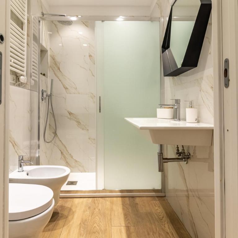 September's Suites - Camera Matrimoniale con Balcone - 11