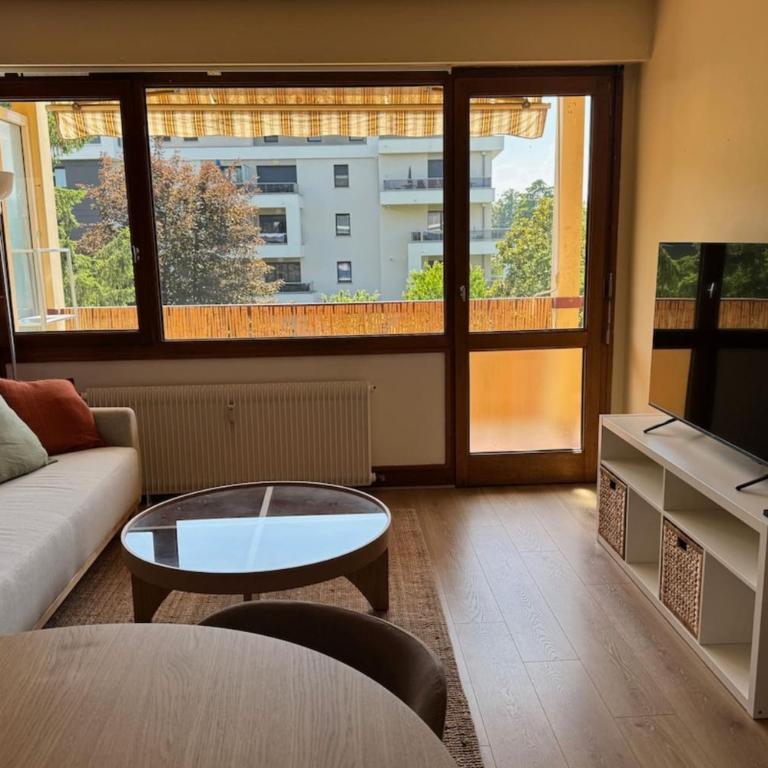 Le Colloud - T2 moderne proche centre et lac balcon garage - Appartement - 1