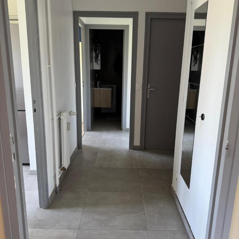 Le Colloud - T2 moderne proche centre et lac balcon garage - Appartement - 9