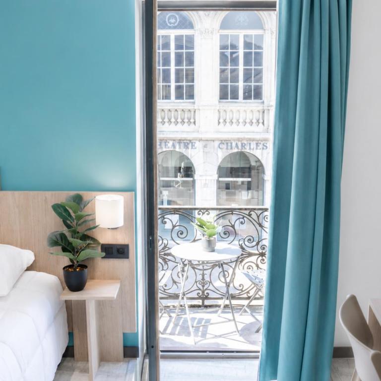 Hôtel des Artistes - Double Room with Balcony - 3