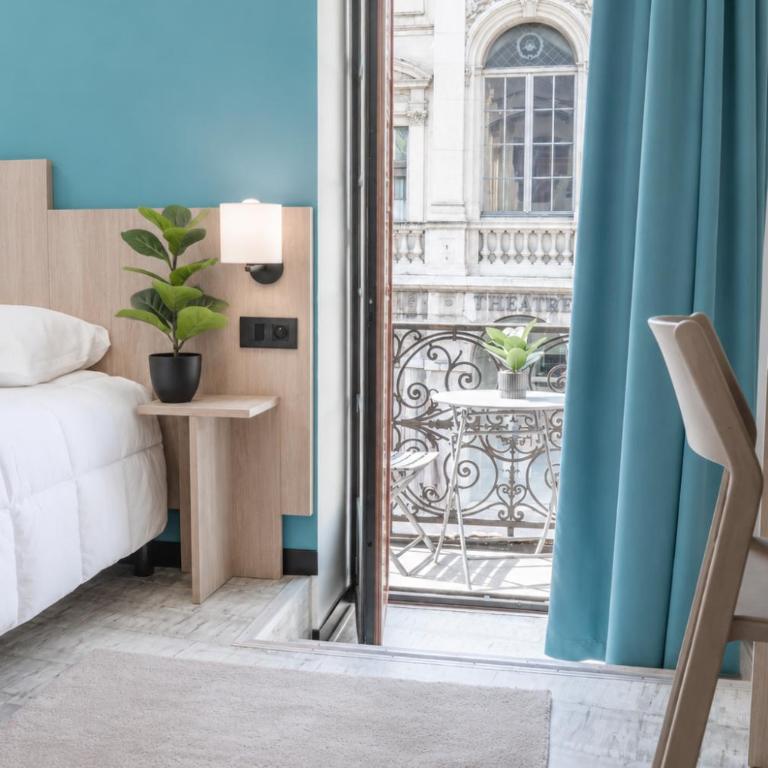 Hôtel des Artistes - Double Room with Balcony - 2