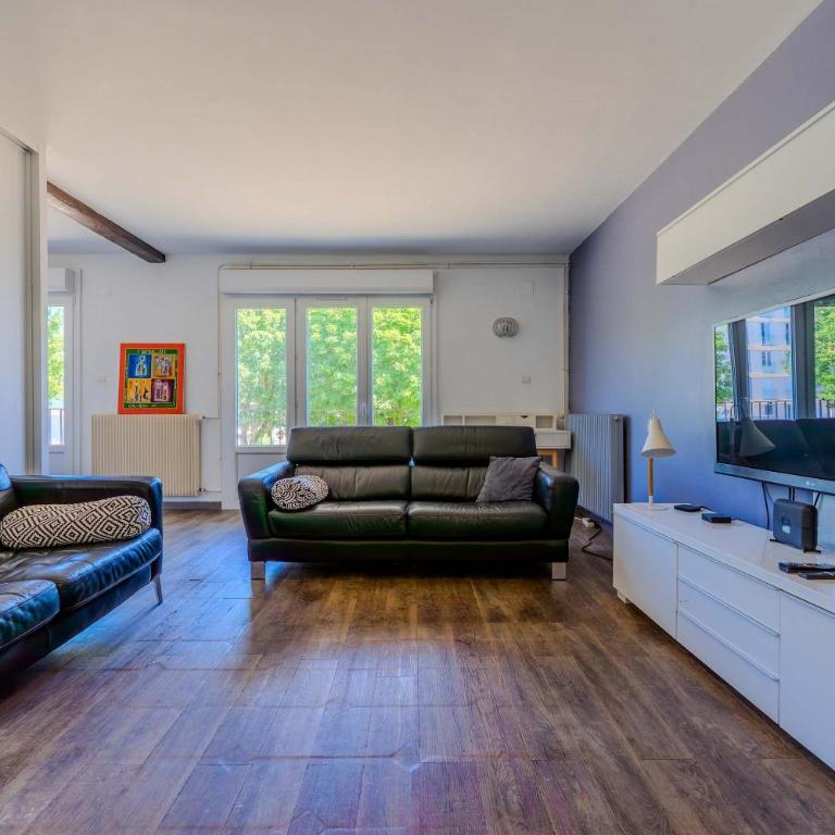90m Apartment - Sleeps 6 - Balcony - Free Parking - Walk to City Centre - Appartement - 1