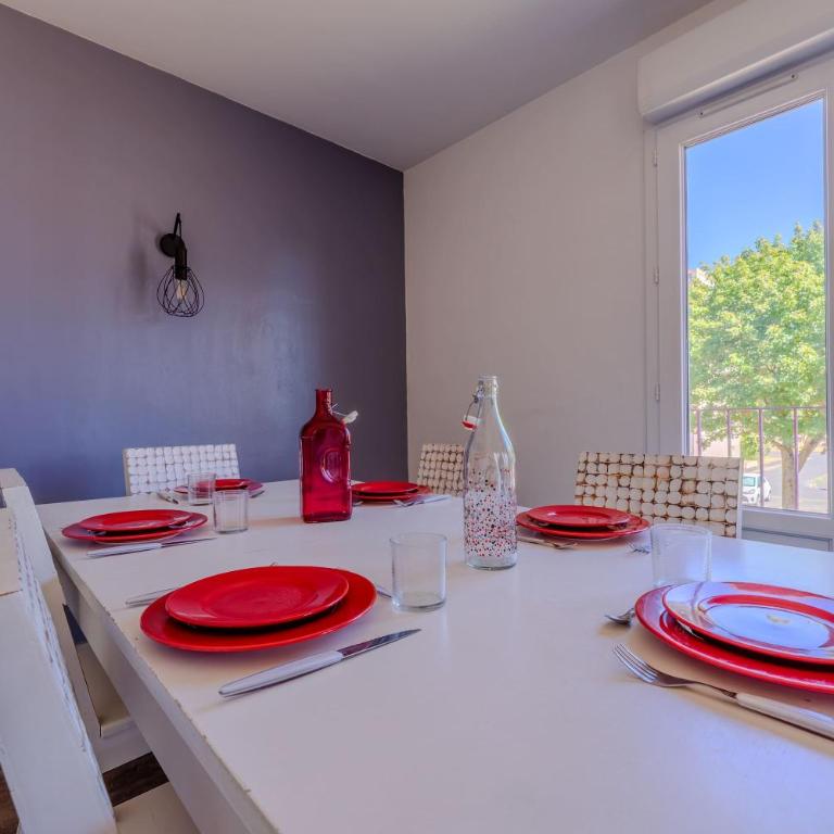 90m Apartment - Sleeps 6 - Balcony - Free Parking - Walk to City Centre - Appartement - 3