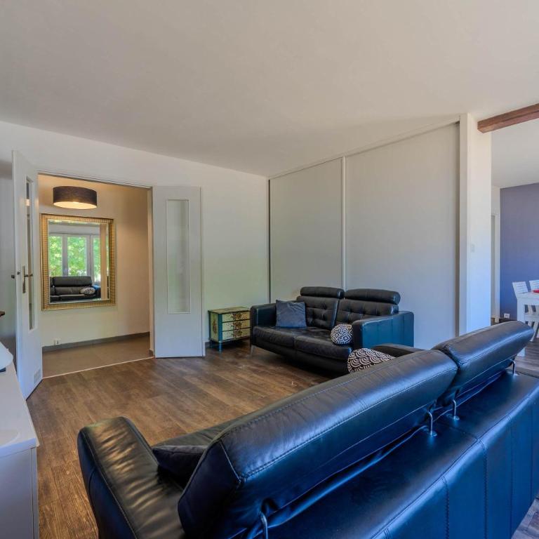 90m Apartment - Sleeps 6 - Balcony - Free Parking - Walk to City Centre - Appartement - 6