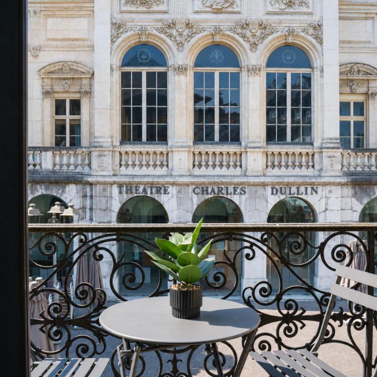 Hôtel des Artistes - Double Room with Balcony - 1