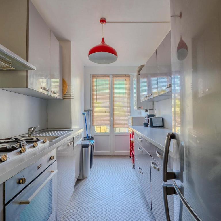 90m Apartment - Sleeps 6 - Balcony - Free Parking - Walk to City Centre - Appartement - 10