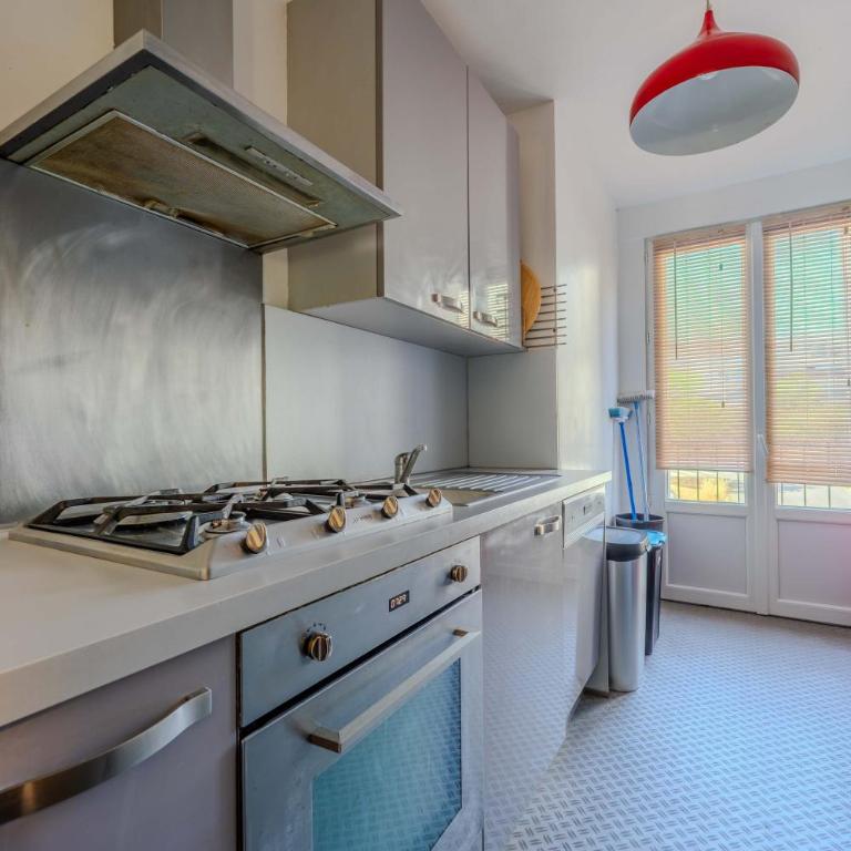 90m Apartment - Sleeps 6 - Balcony - Free Parking - Walk to City Centre - Appartement - 25