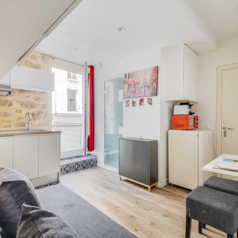 Cozy Studio with Balcony 2P - Paris 18e - Studio - 8