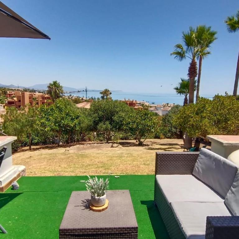 House - Sleeps 8 - Hot Tub - Beach Access - Vacation Home - 8