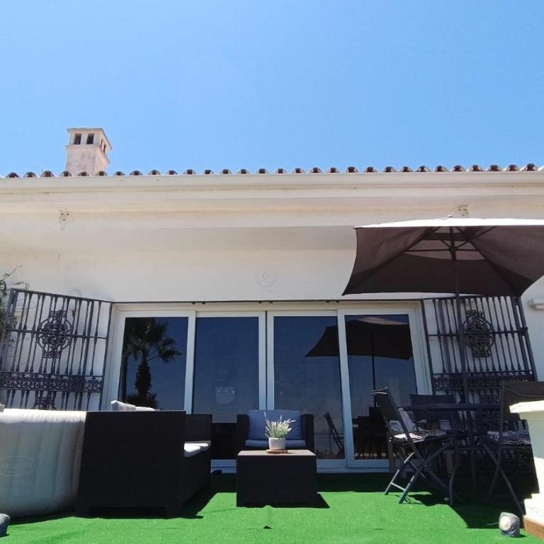 House - Sleeps 8 - Hot Tub - Beach Access - Vacation Home - 6