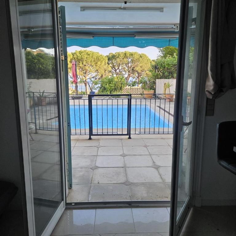 Villa sea view - Studio - Vue sur Piscine - 9