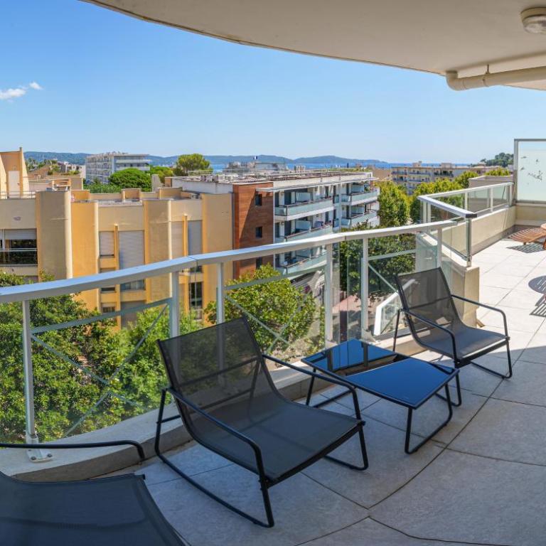 2 pièces avec terrasse vue mer - Appartement Supérieur - Vue sur Ville - 23