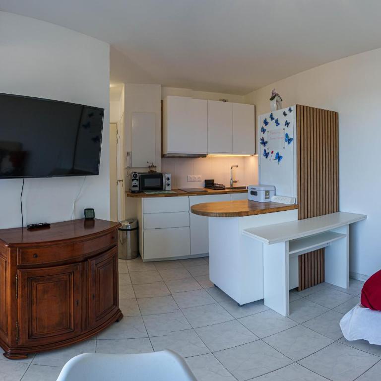 2 pièces avec terrasse vue mer - Appartement Supérieur - Vue sur Ville - 24
