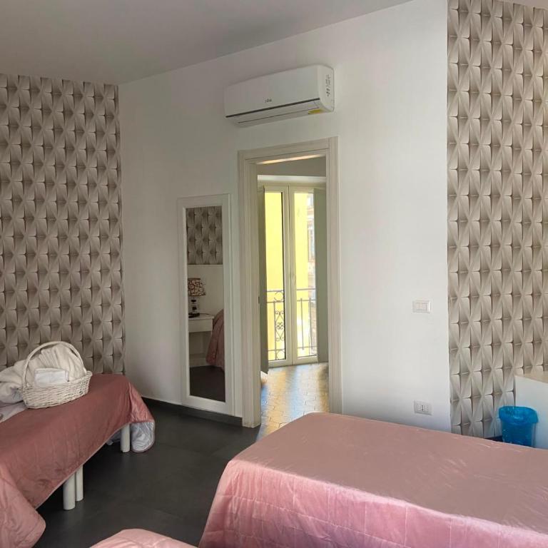 ALBATROS Suites&Rooms - Quadruple Room with Bathroom - 47