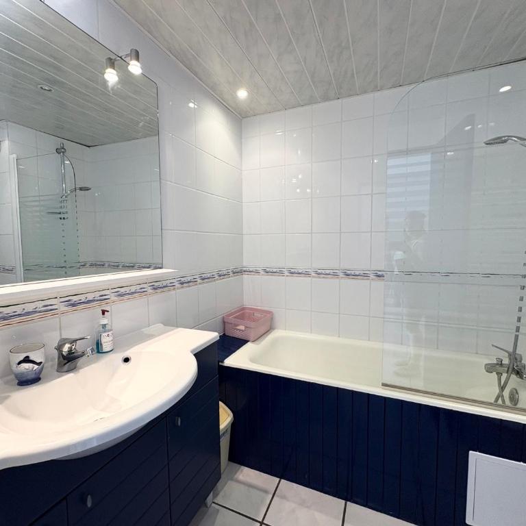 Appartement vue mer, parking, clim - 7 pers. - FR-1-799-67 - Appartement 2 Chambres - 7