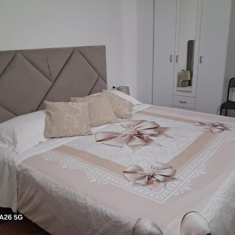 LA LANTERNA DI ANGELO rent rooms and apartments free parking on the street front - Camera Matrimoniale con Bagno Privato - 11