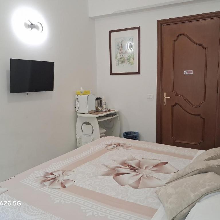 LA LANTERNA DI ANGELO rent rooms and apartments free parking on the street front - Camera Matrimoniale con Bagno Privato - 13