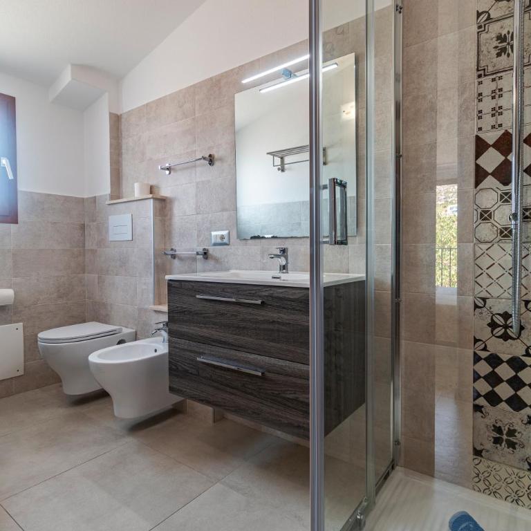 Spanish Blue - Appartamento con 1 Camera da Letto, Balcone e Vista Montagna - 12