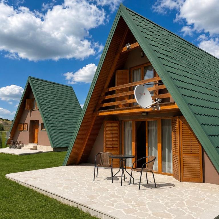 Holiday Home Stefani Spacious Mountain House near Durmitor 3 Bedrooms Private Parking - Vikendica - 4