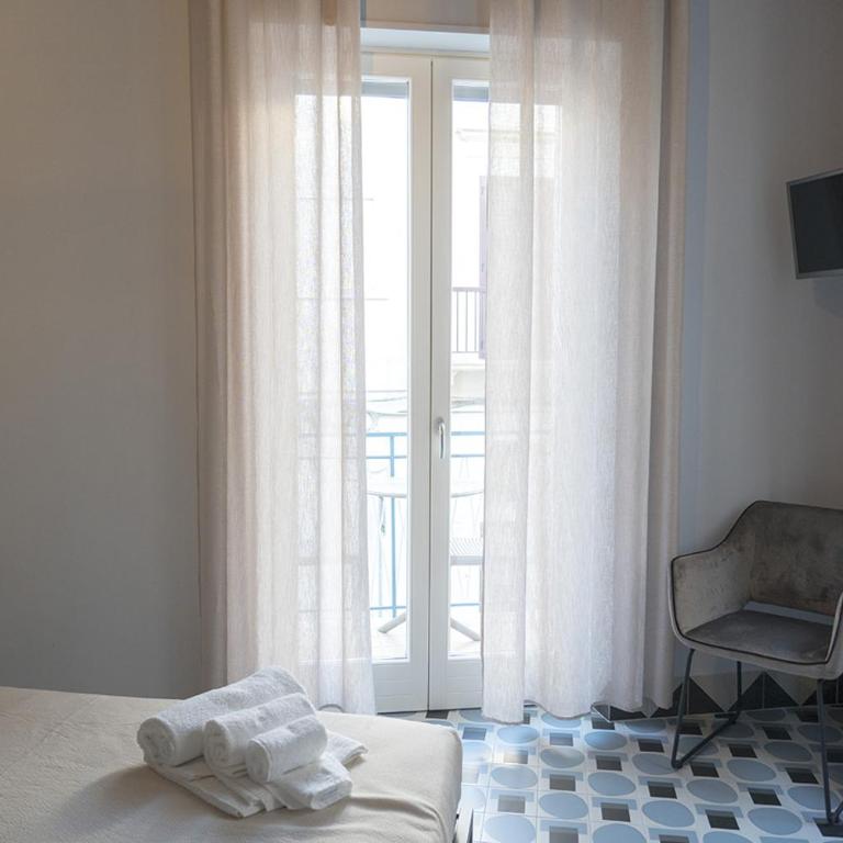UNICO Art Decor - Camera Matrimoniale Deluxe con Balcone - 5