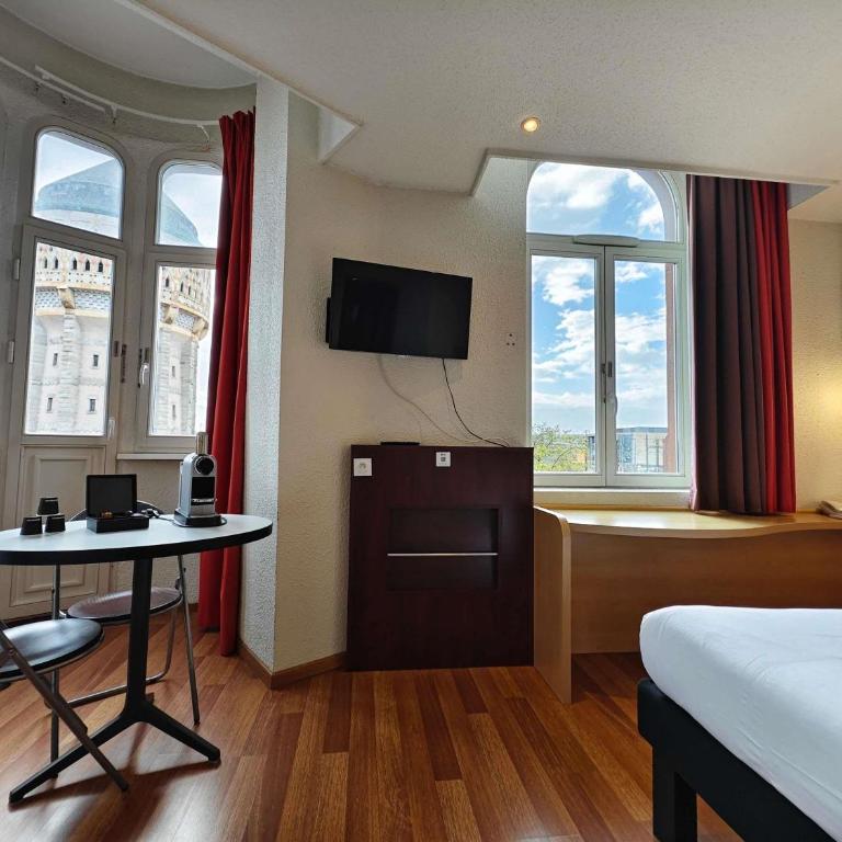 ibis Metz Centre Gare - Chambre Standard avec 1 Lit Double et 1 Lit Simple - 5