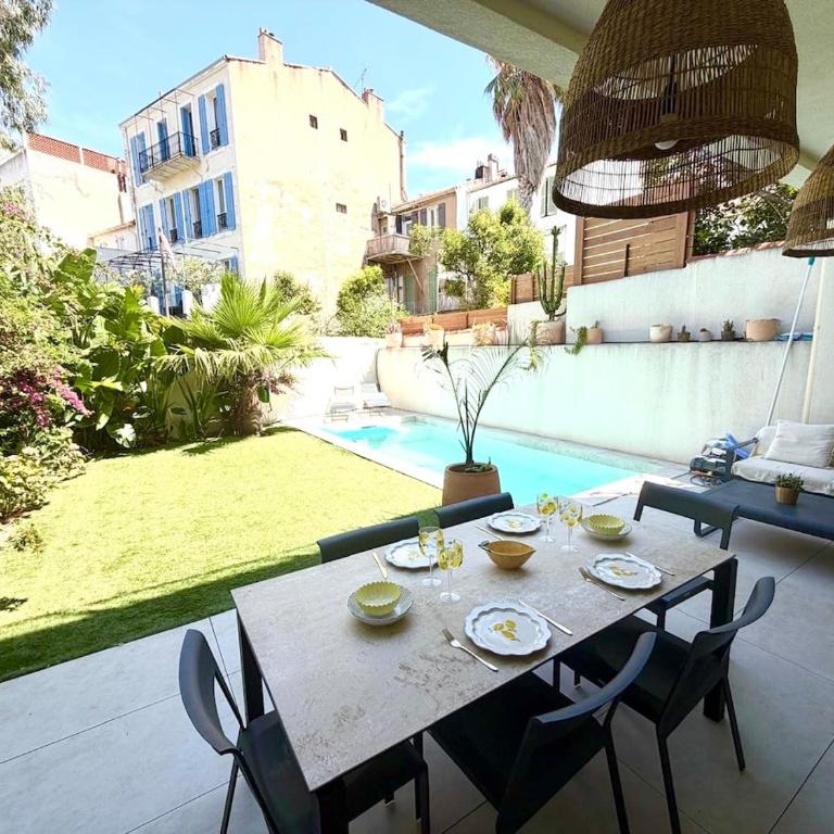Designer Villa Pool Garden & Private Parking - Villa mit 2 Schlafzimmern - 2