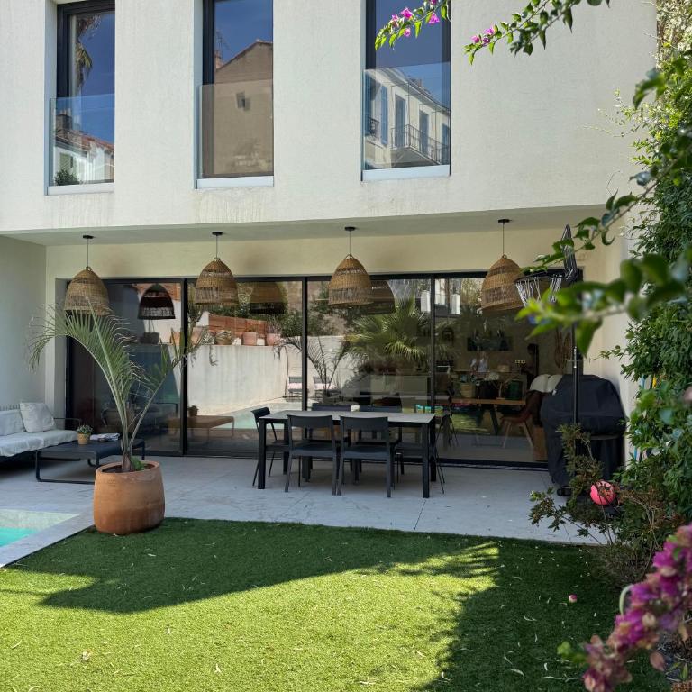 Designer Villa Pool Garden & Private Parking - Villa mit 2 Schlafzimmern - 36