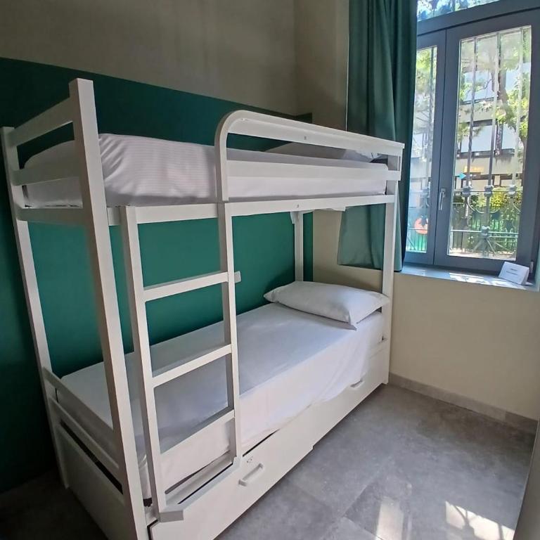 Carro Hostel - Monza Centro - Dormire bene Fare bene Scegli Bene! - Posto Letto in Dormitorio per 6 Persone - 6