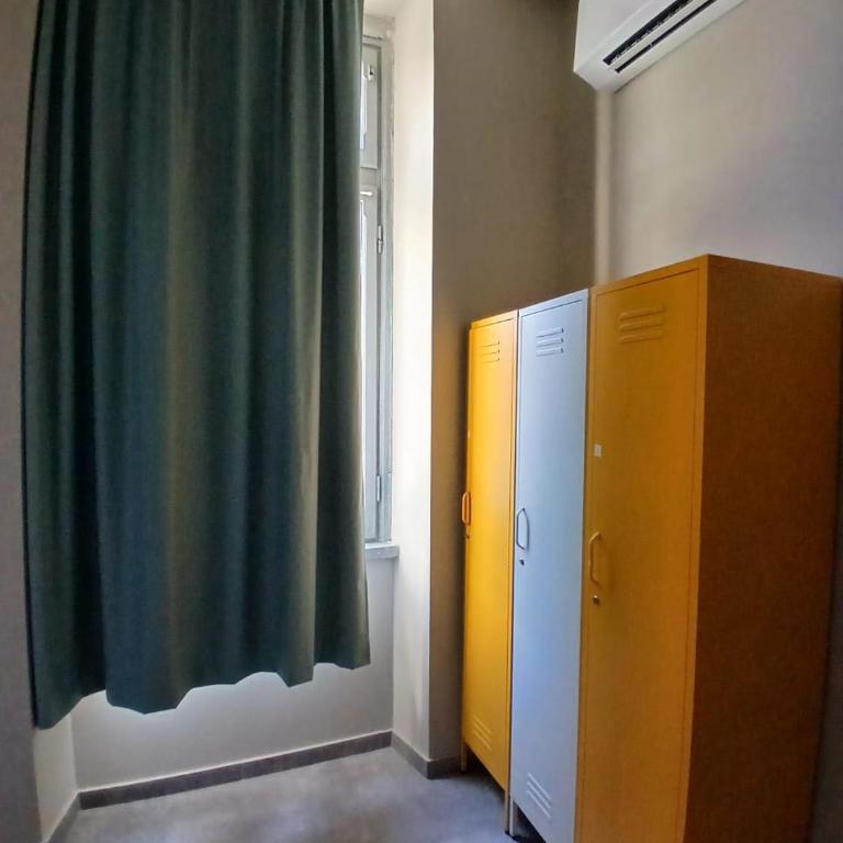 Carro Hostel - Monza Centro - Dormire bene Fare bene Scegli Bene! - Posto Letto in Dormitorio per 4 Persone - 6